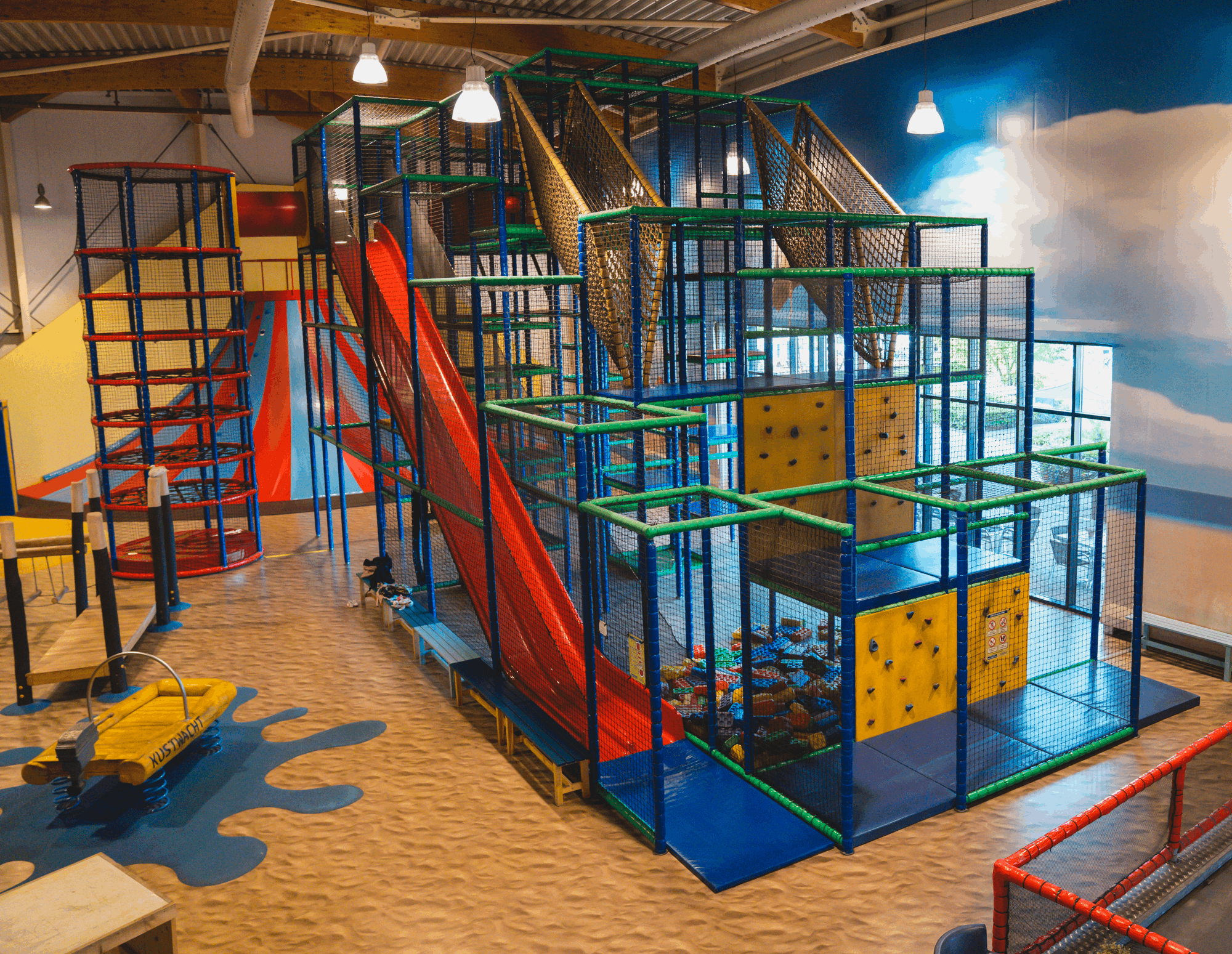 Veilige speelruimte voor baby's en peuters tot 3 jaar met ballenbak