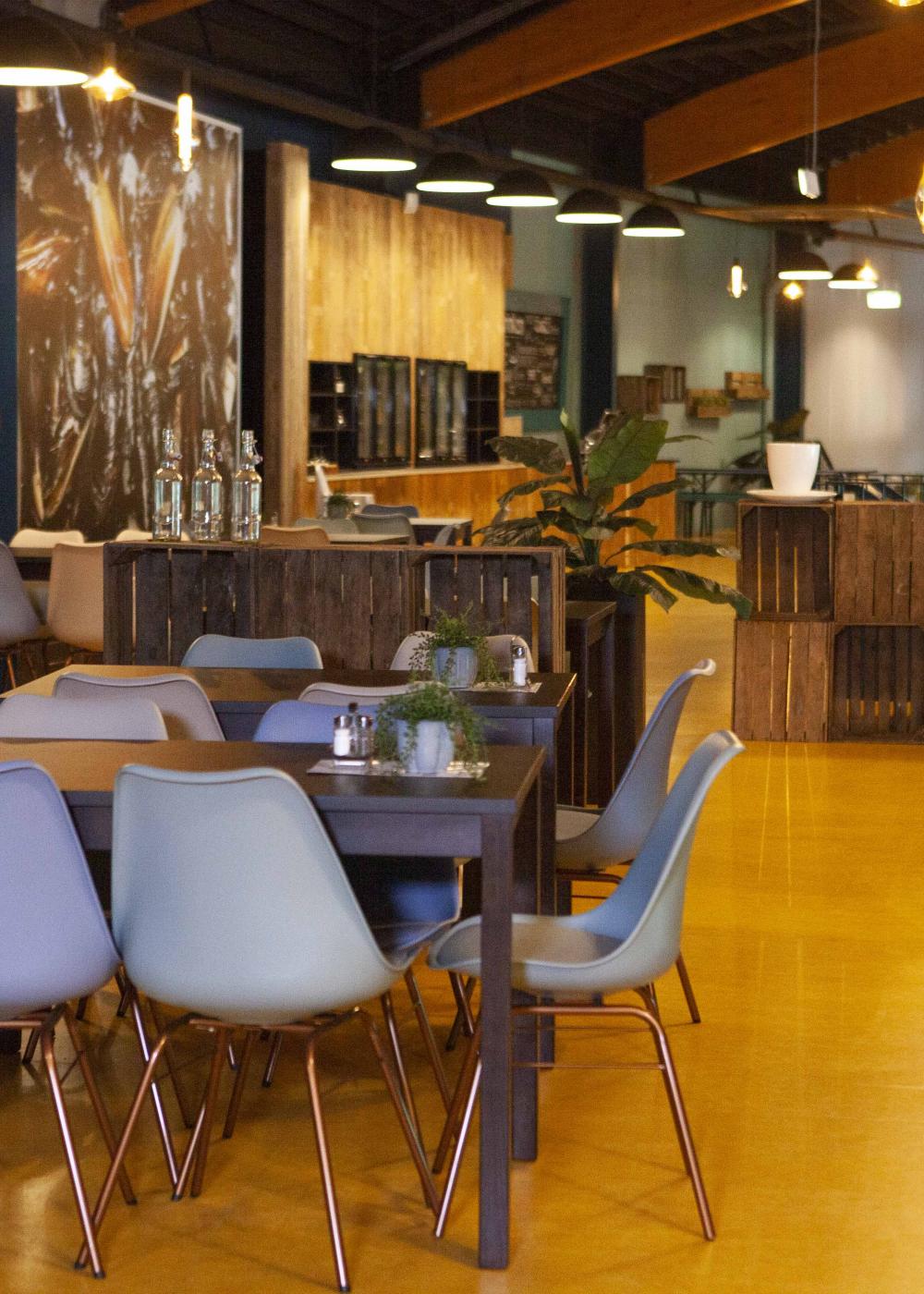 Restaurant en terras met uitzicht op Miniatuur Walcheren bij Mini Mundi